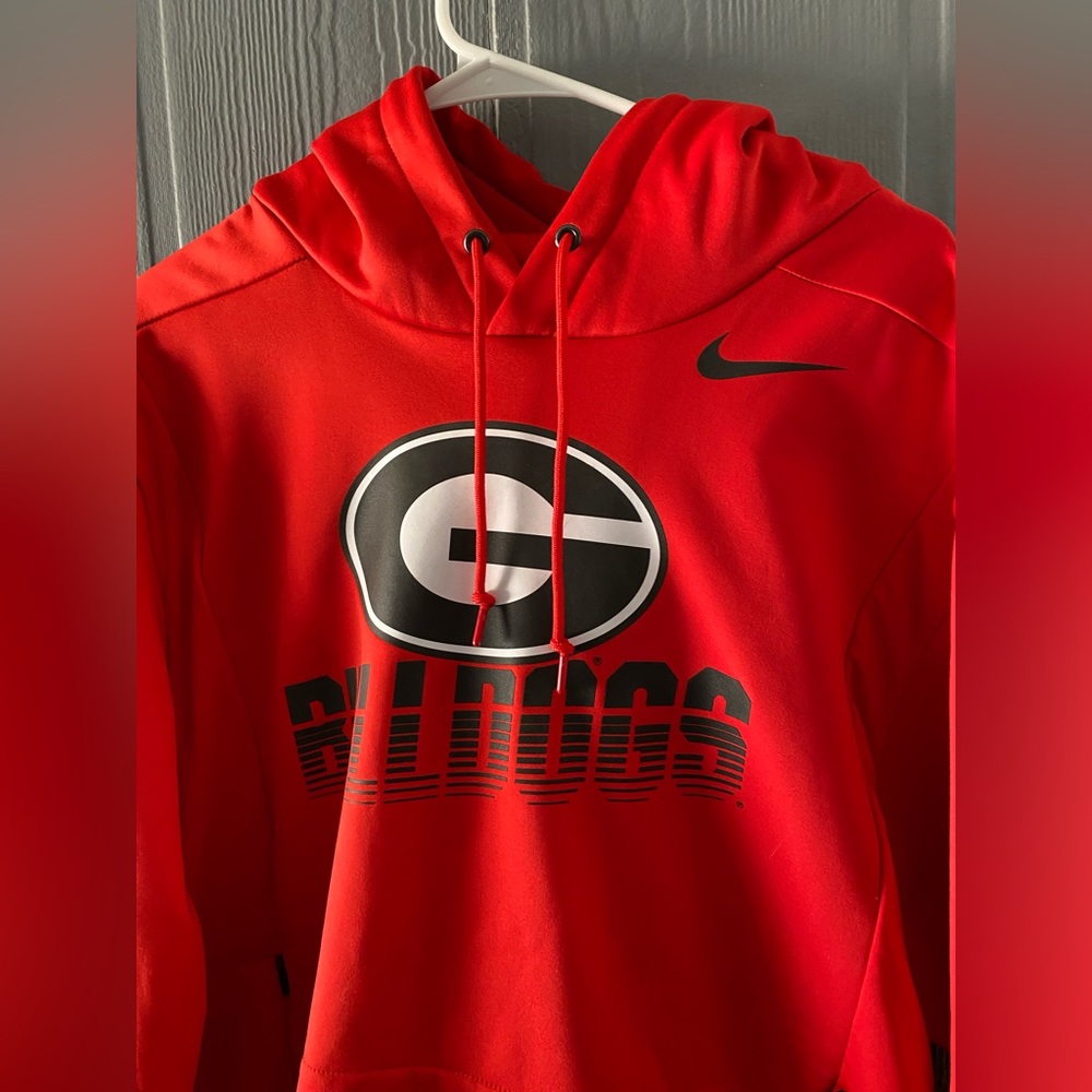 Nike University of Georgia Therma-Fit OnField Hoodie - Picture 2 of 7